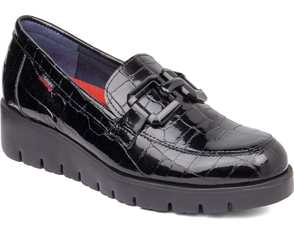 callaghan crocodile buckle loafers in black (front)