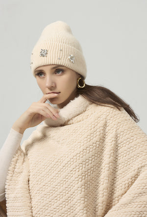 diamond & pearl beanie in beige 