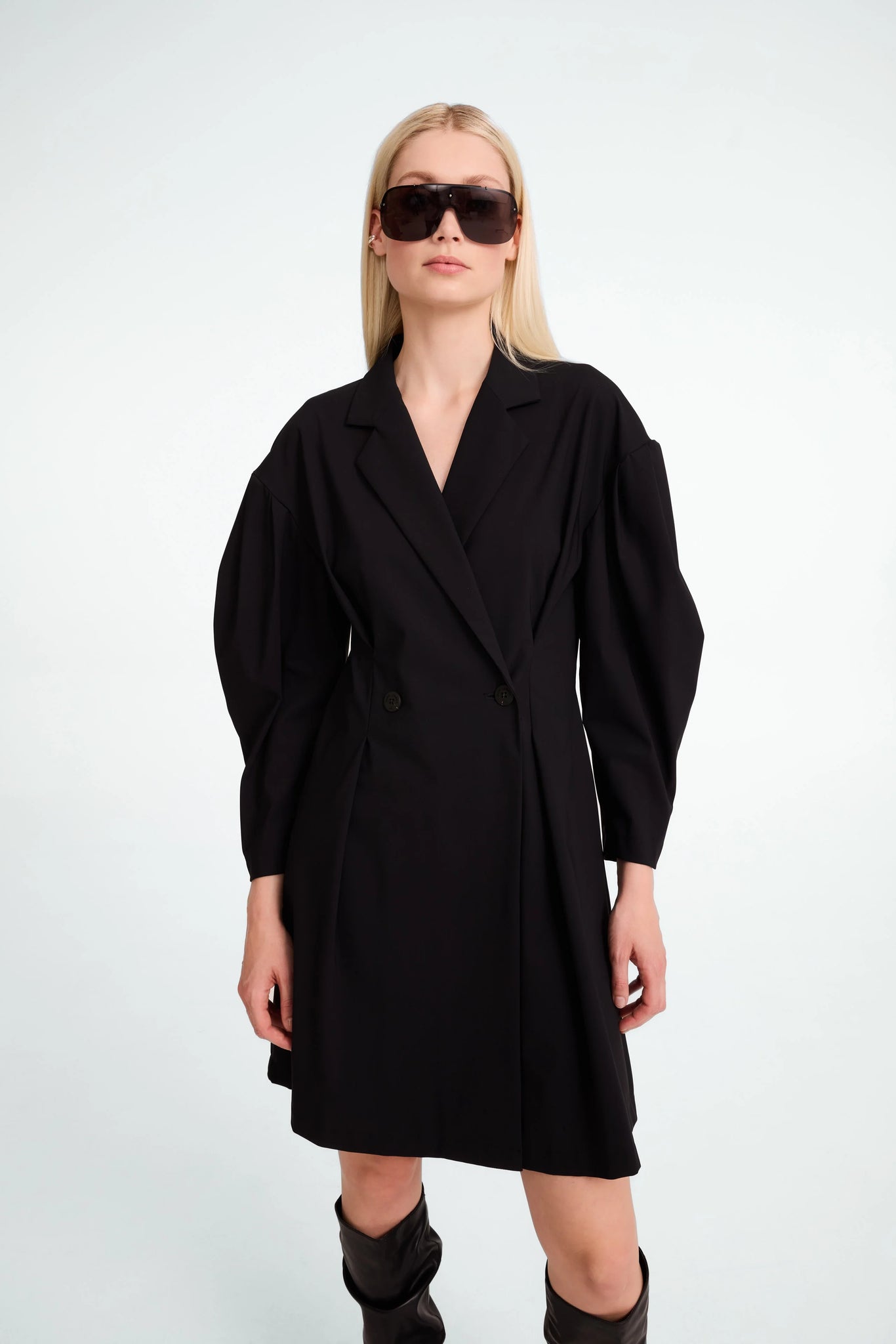 jane lushka kansas blazer dress in black