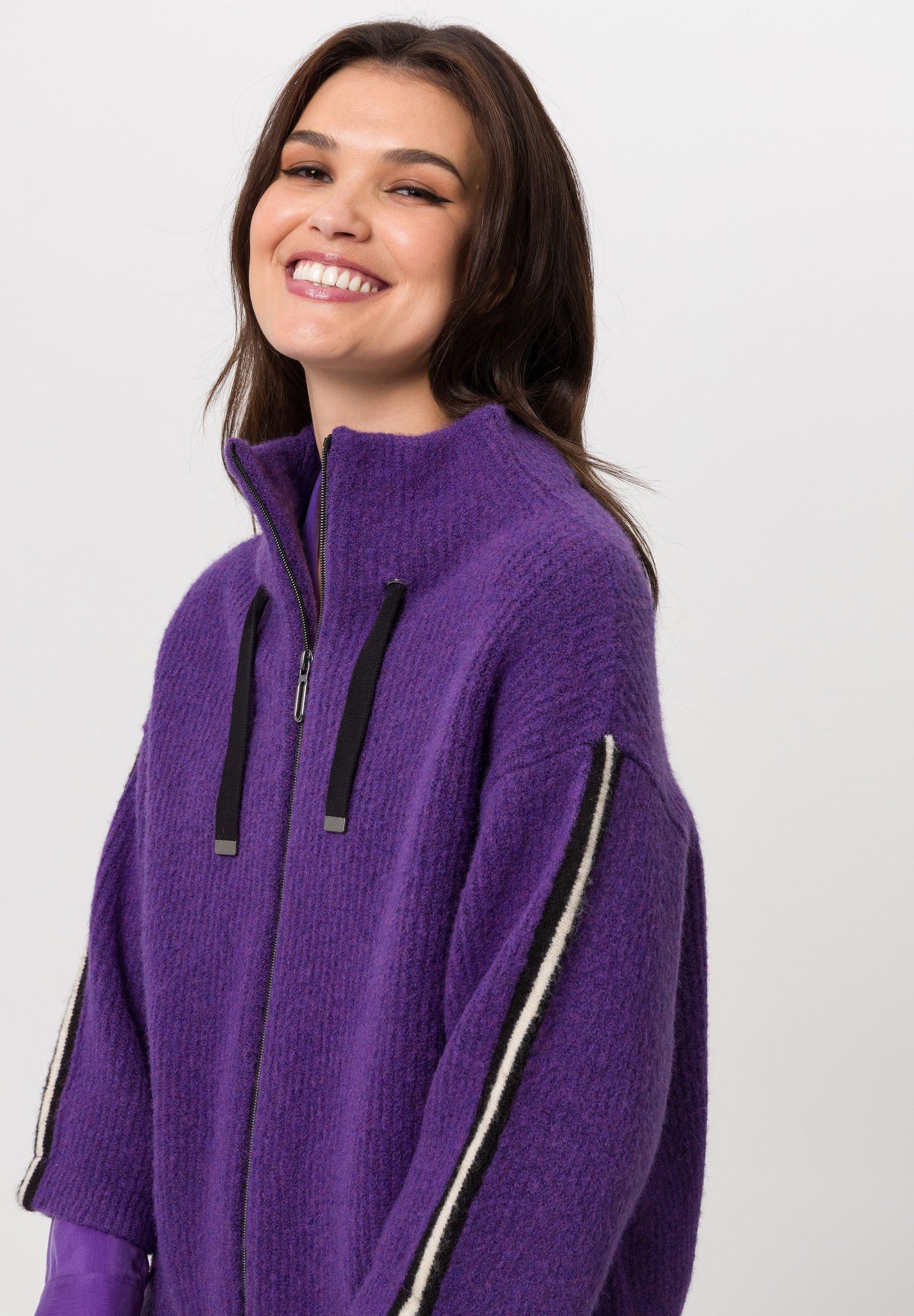 Tuzzi wool zip up cardigan in purple (detail)