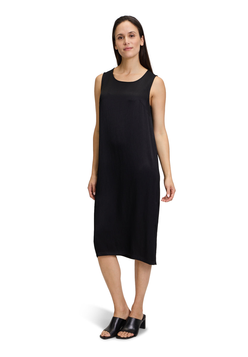 betty&co sleeveless slip dress in black (front)