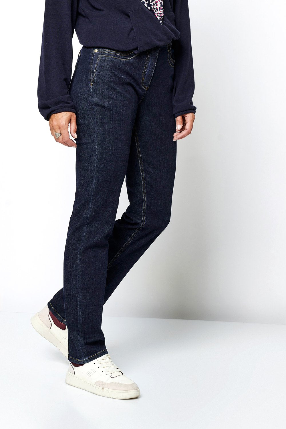 toni be loved straight leg jeans in rinsed blue (front)
