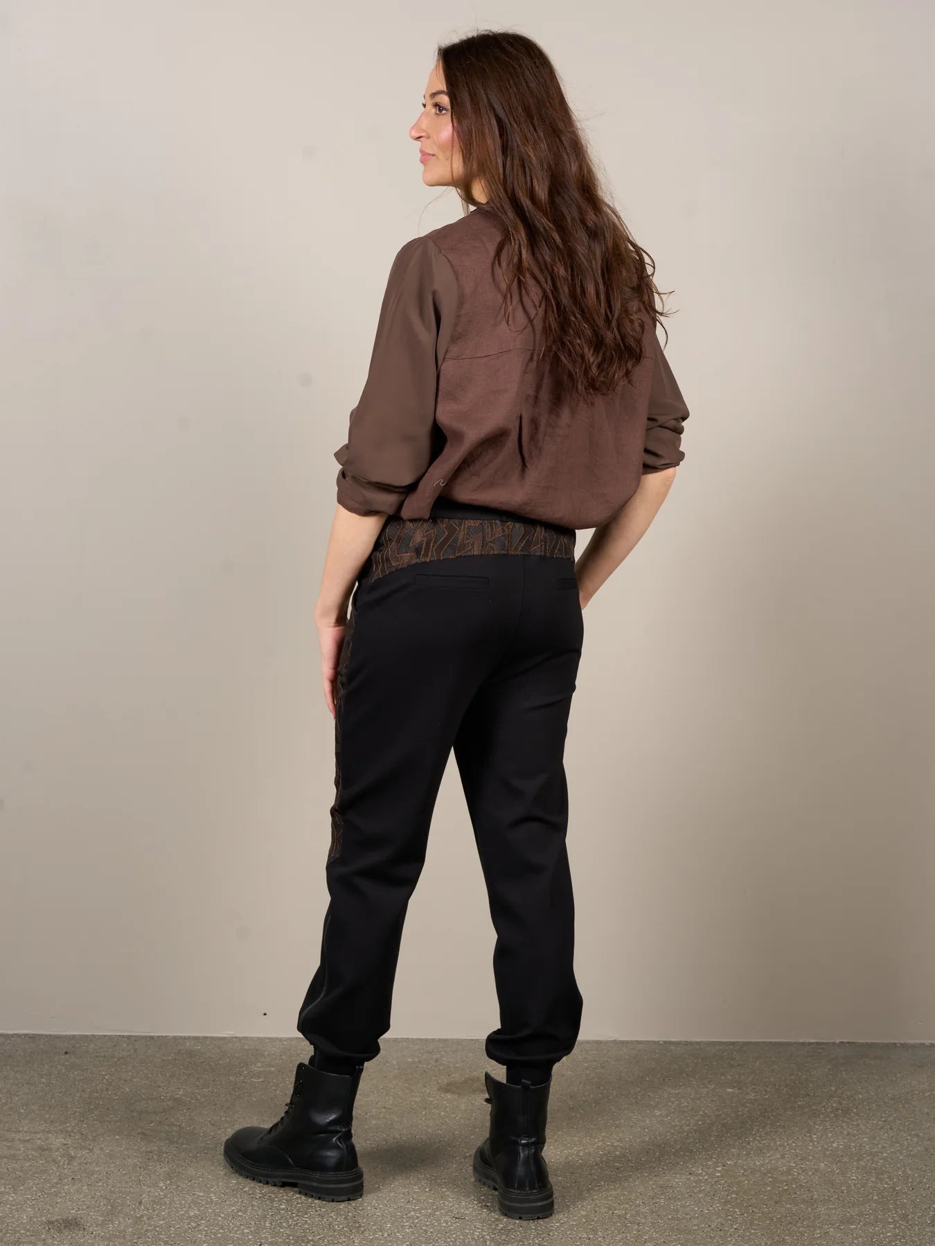 nu denmark vesta trousers in black & brown (back)