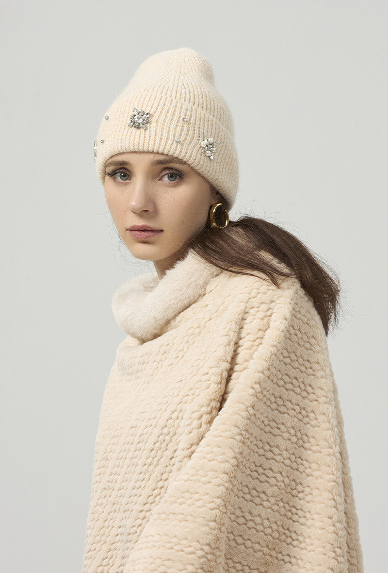 diamond & pearl beanie in beige 