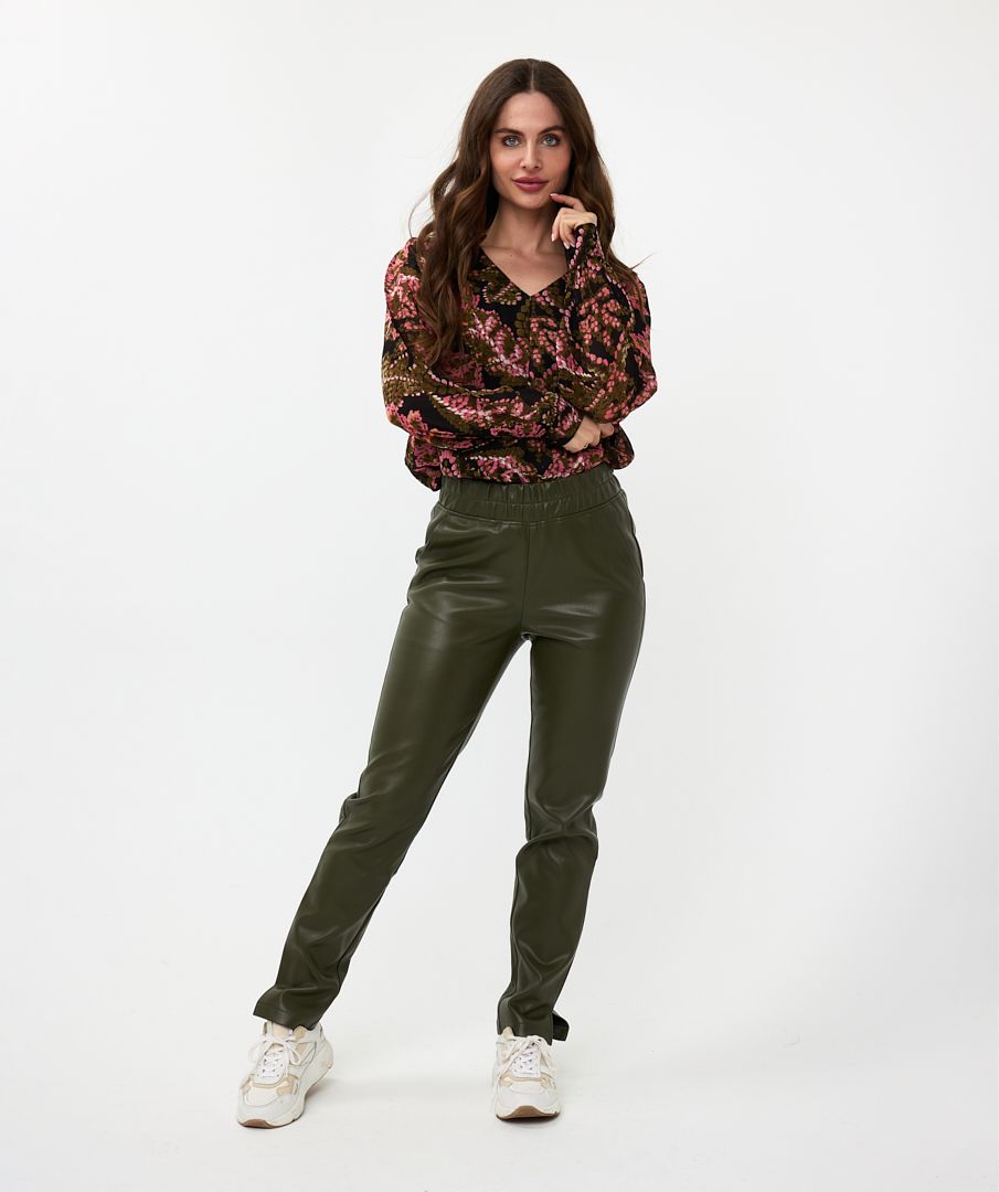 esqualo vegan leather treggings in green (front)