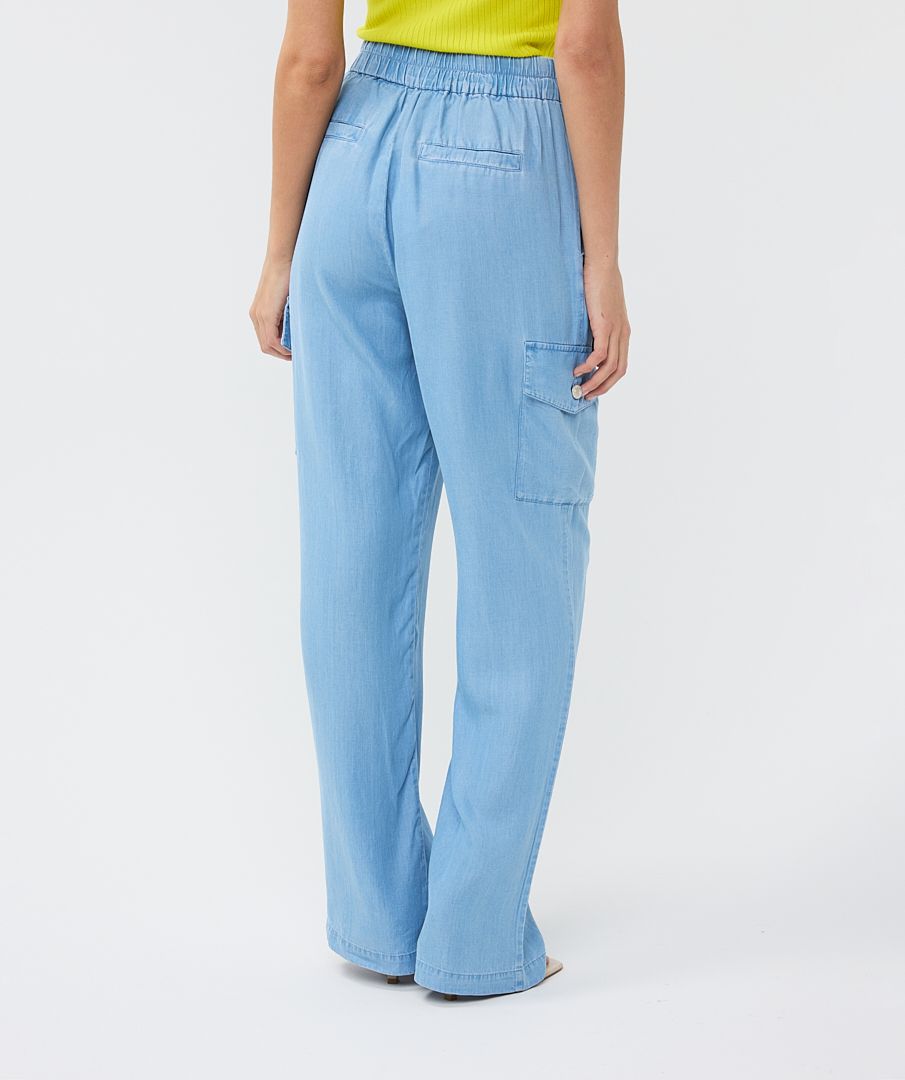 Esqualo Denim look tencel wide leg cargo trousers in light blue. Trousers feature large side pockets and an elasticated waistband (back)