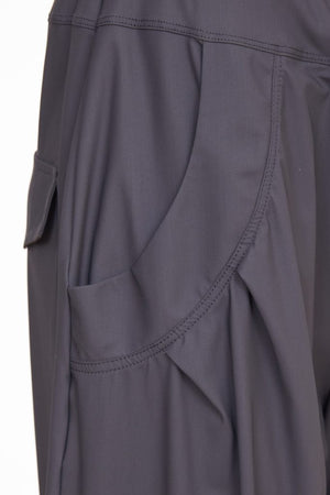 NAYA classic gathered pocket travel fabric trousers in anthracite (detail)