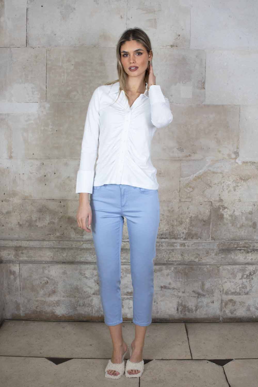 no2moro unity 3/4 tencel trousers in blue (front)